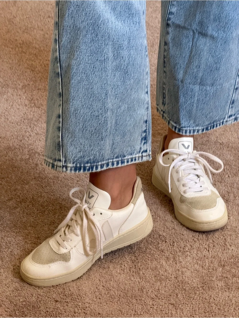 Veja white sneaker - Picture 8 of 9